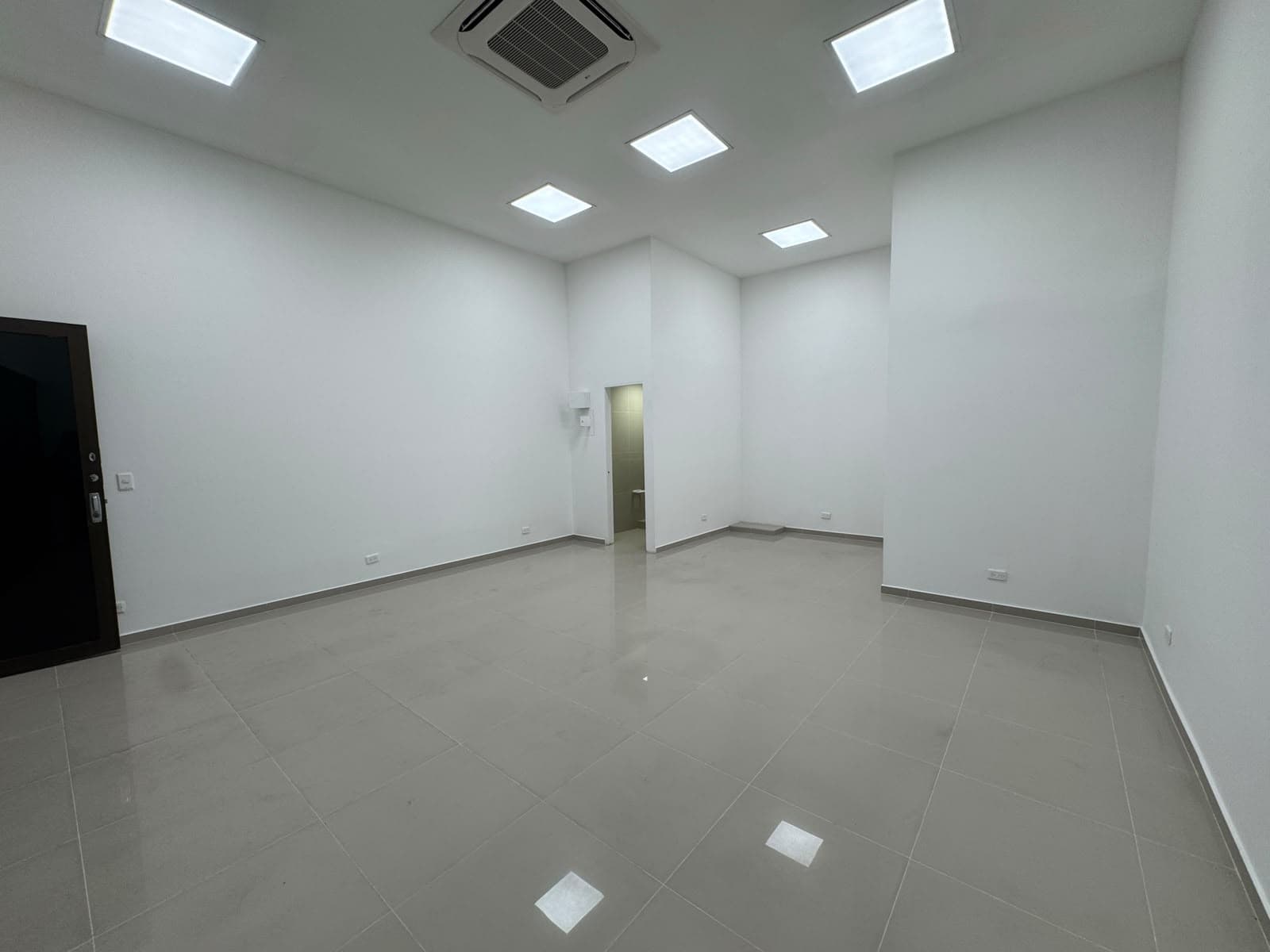 Oficina en arriendo en El Poblado, Medellín — foto 5 de 12