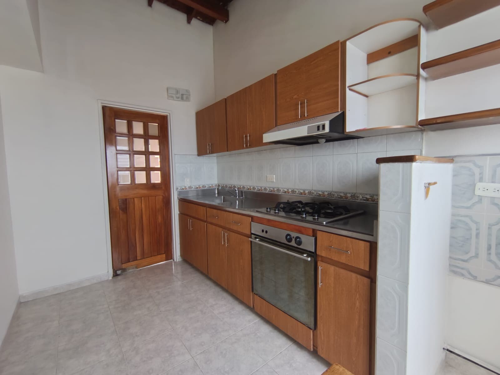 Apartamento en arriendo en Almería, La America, Medellín — foto 1 de 17