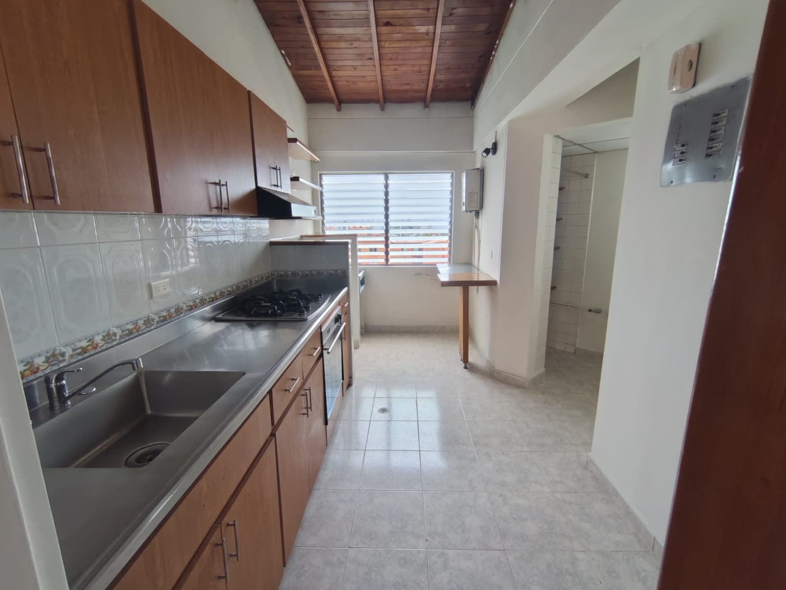 Apartamento en arriendo en Almería, La America, Medellín — foto 3 de 17
