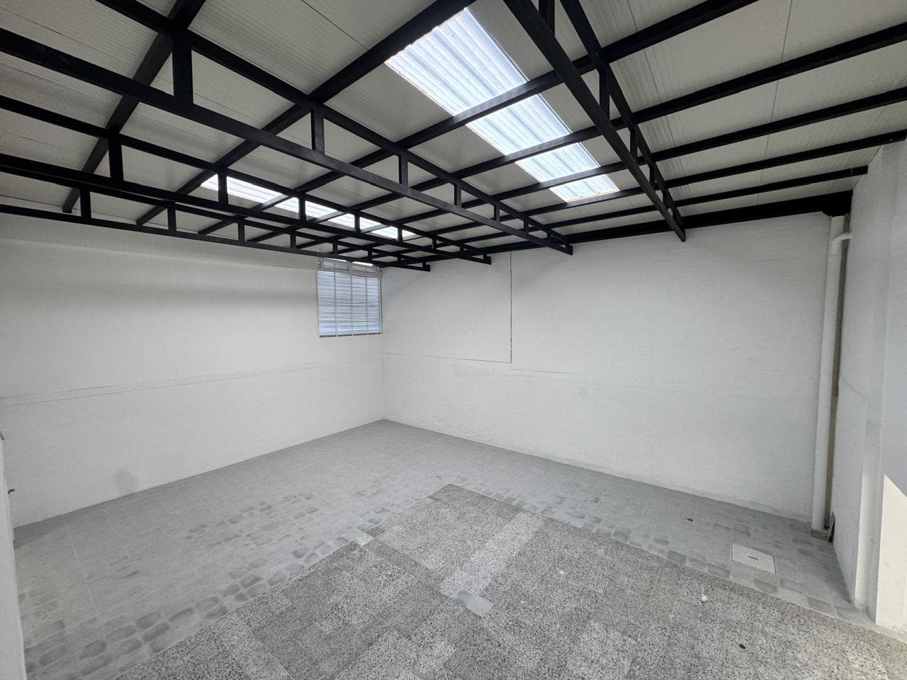 Local en arriendo en Patio Bonito, El Poblado, Medellín — foto 2 de 20