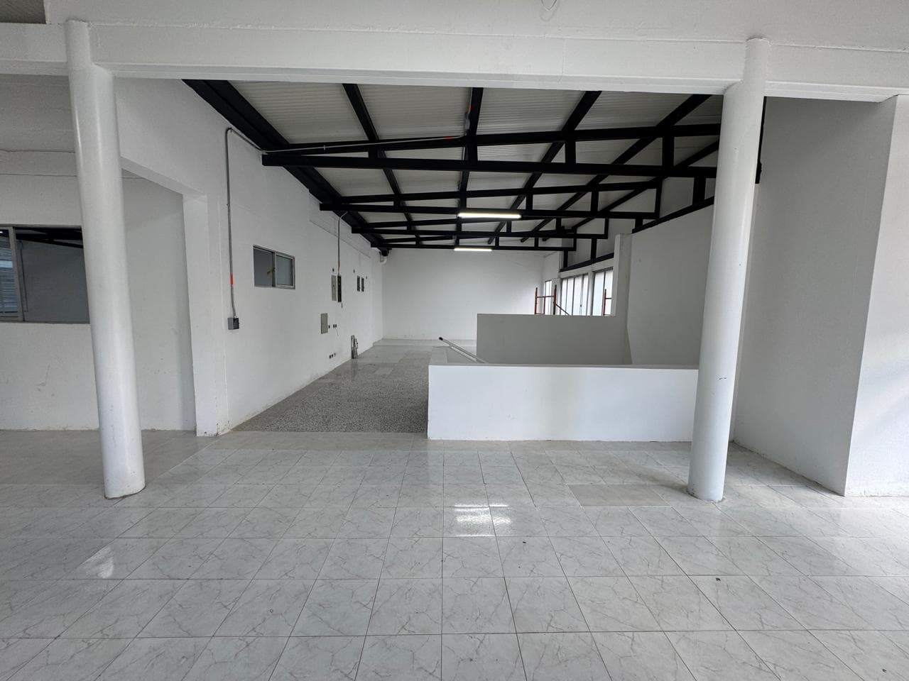 Local en arriendo en Patio Bonito, El Poblado, Medellín — foto 3 de 20