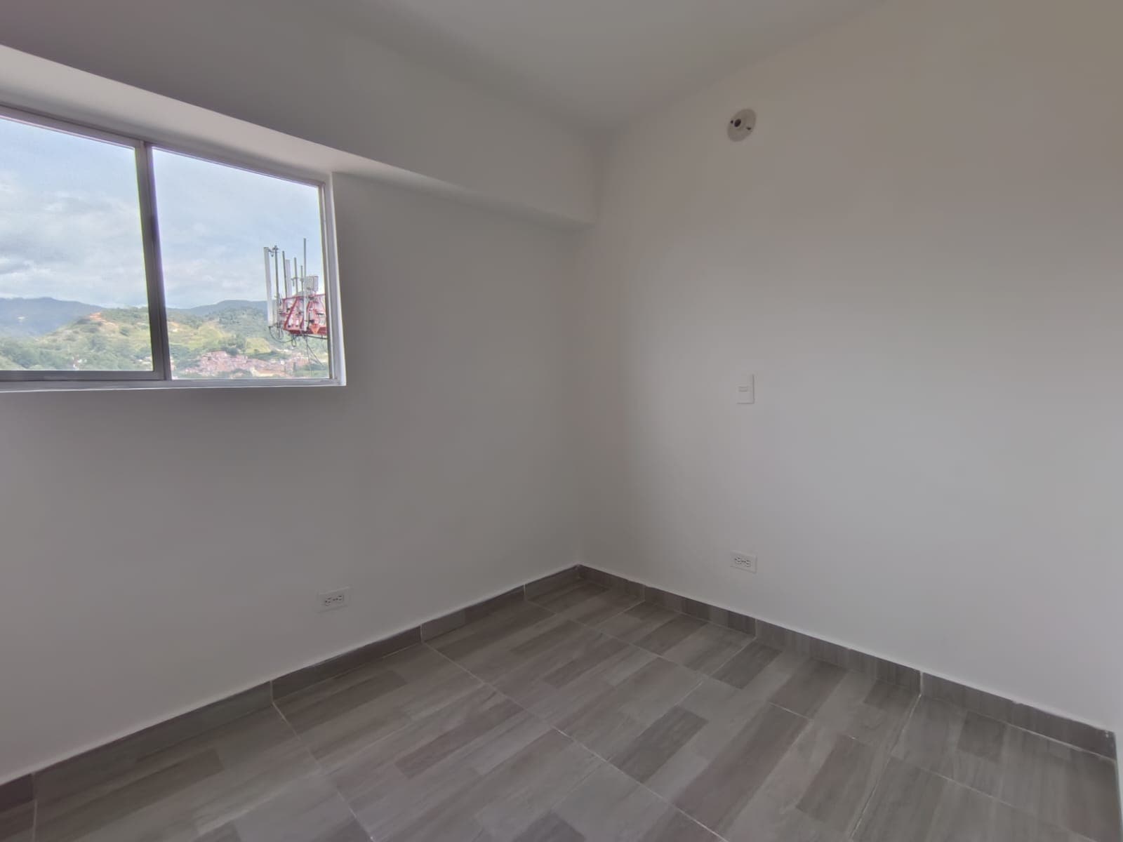 Apartamento en arriendo en Barrio Cristóbal, La America, Medellín — foto 5 de 10