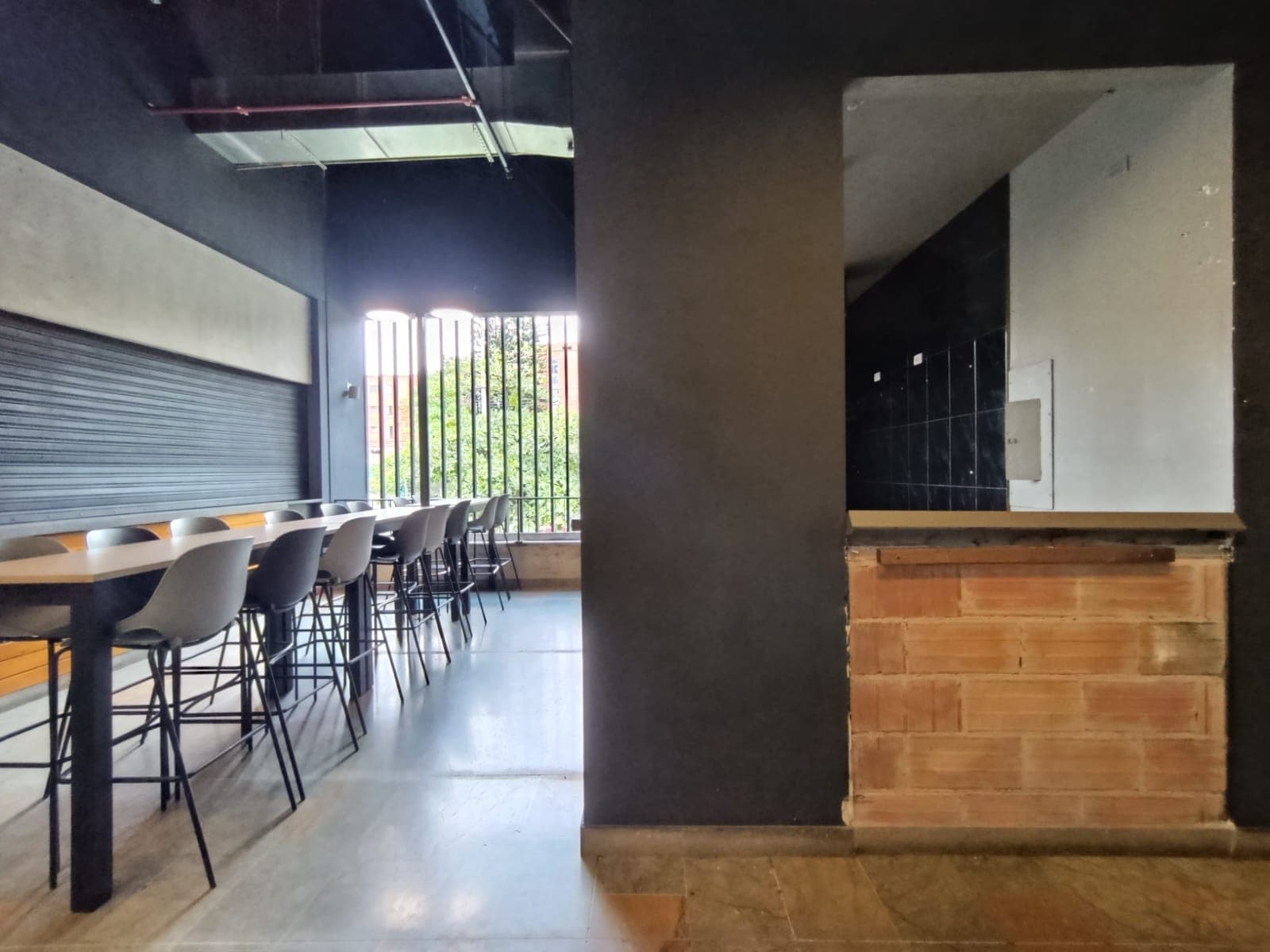 Local en arriendo en Los Colores, Laureles, Medellín — foto 4 de 8
