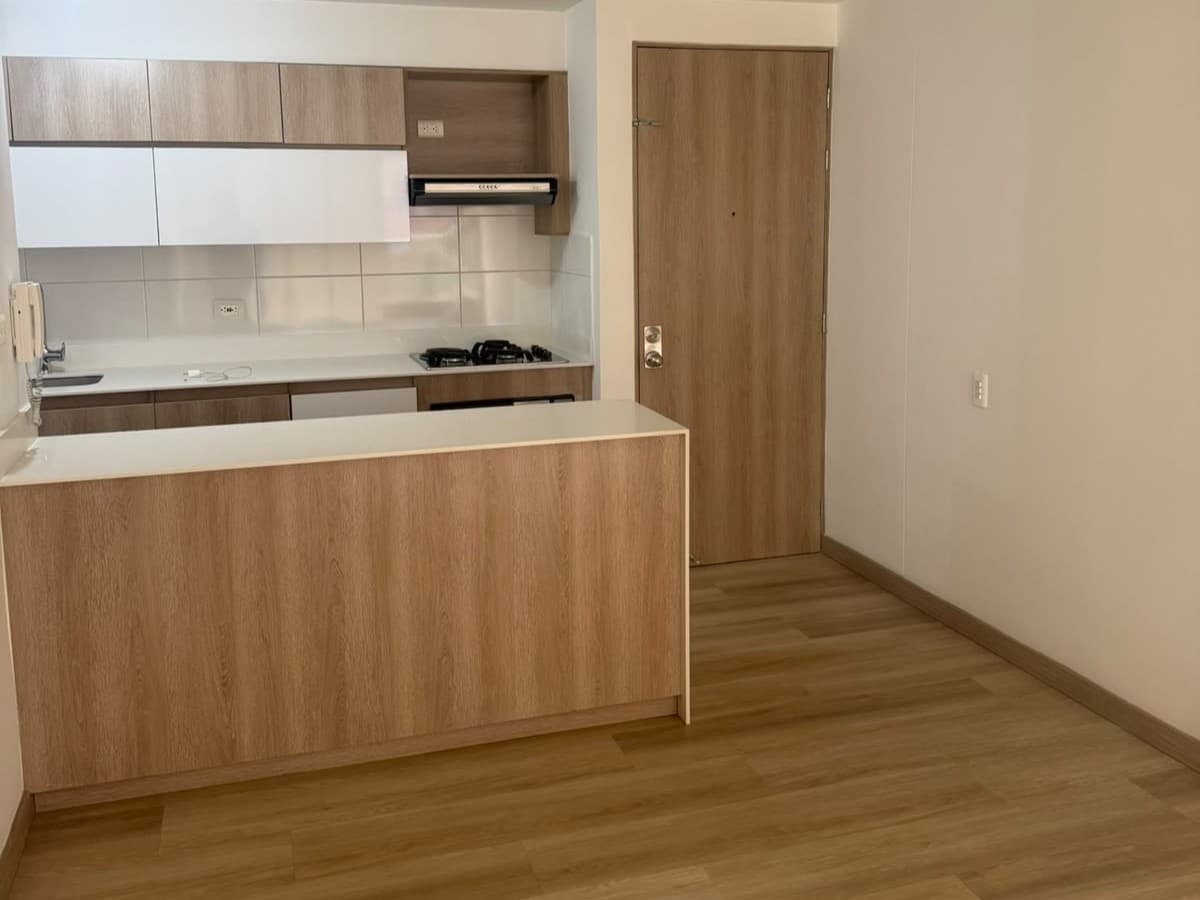 Apartamento en arriendo en Loma San José Sabaneta — foto 1 de 13