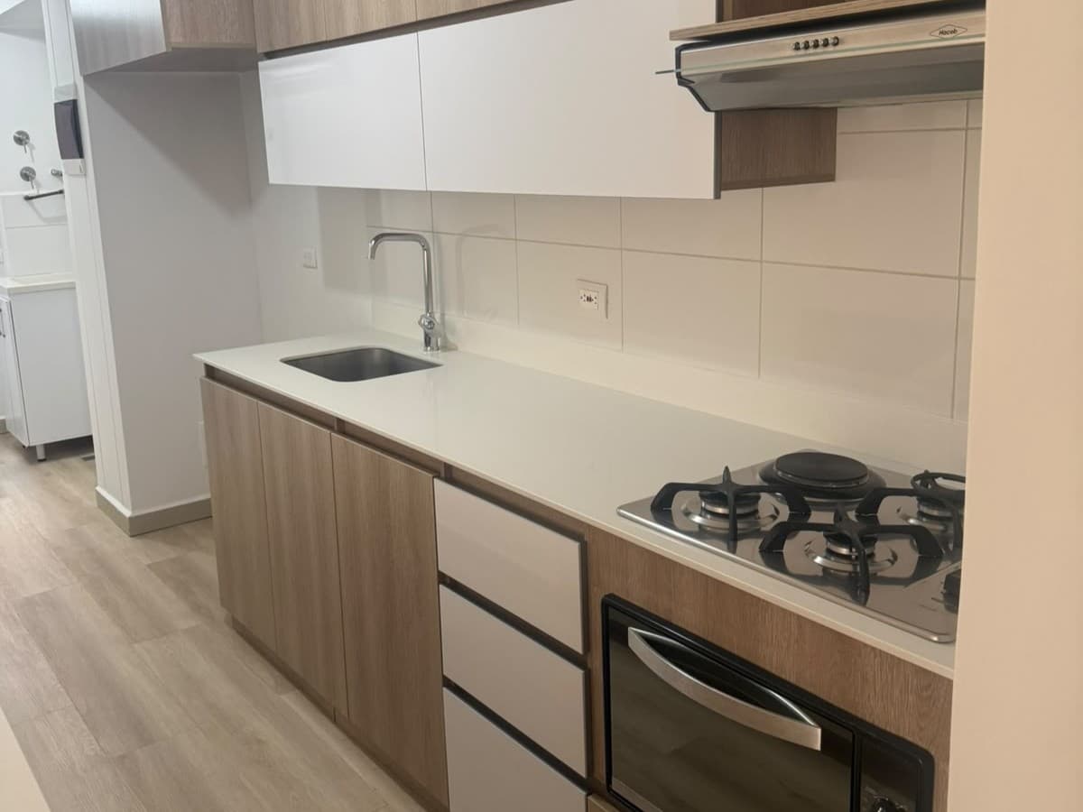 Apartamento en arriendo en Loma San José Sabaneta — foto 2 de 13