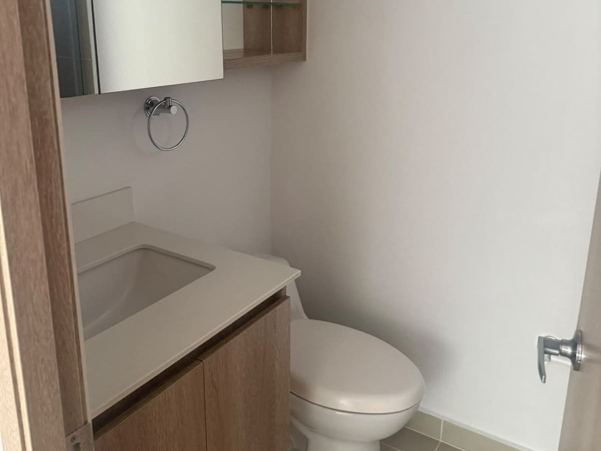 Apartamento en arriendo en Loma San José Sabaneta — foto 5 de 13