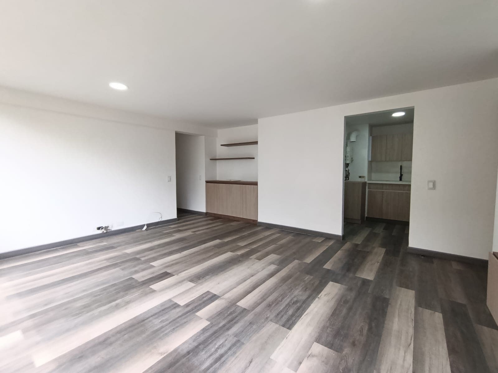 Apartamento en arriendo en Loma del Indio, El Poblado, Medellín — foto 2 de 20