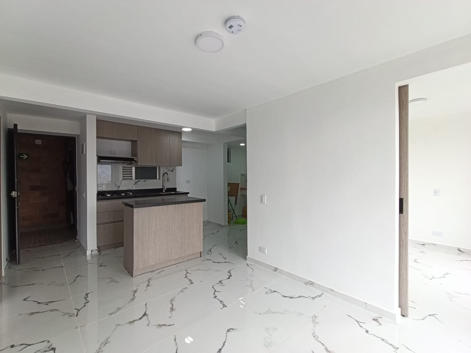 Apartamento en arriendo en La Colina, Guayabal, Medellín — foto 3 de 12