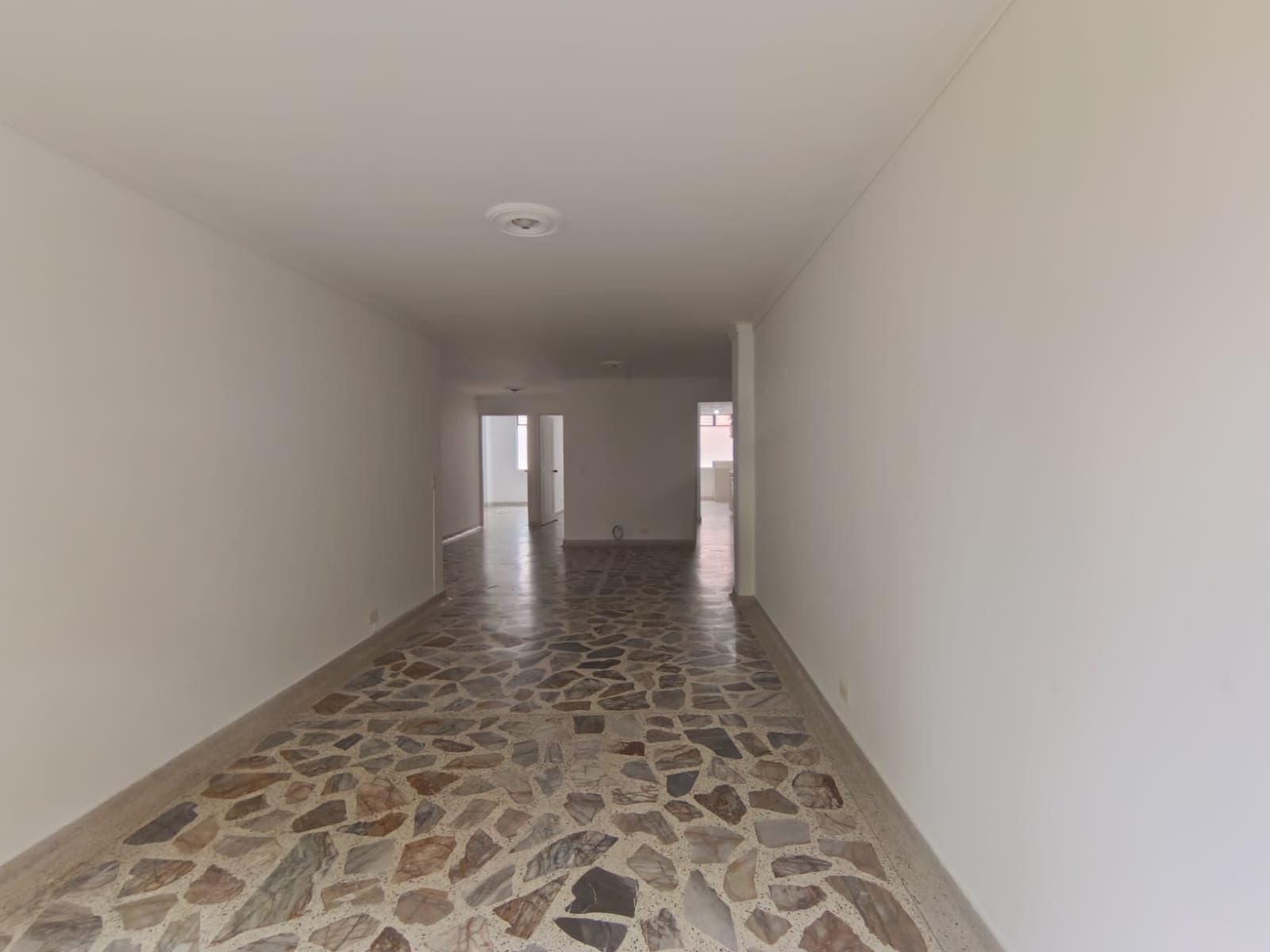 Apartamento en arriendo en Laureles Medellín — foto 4 de 19
