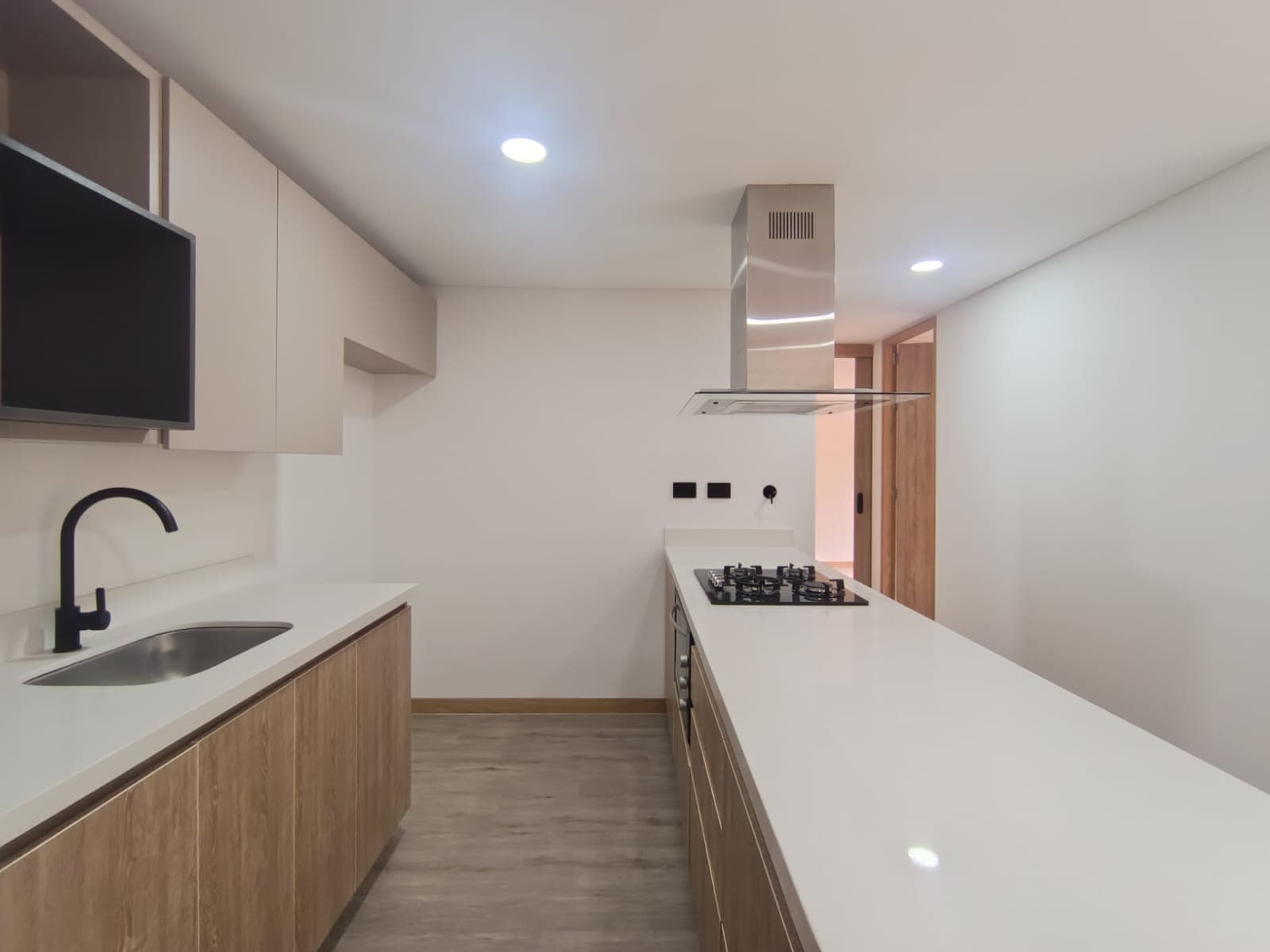 Apartamento en arriendo en La Asomadera, El Poblado, Medellín — foto 2 de 15