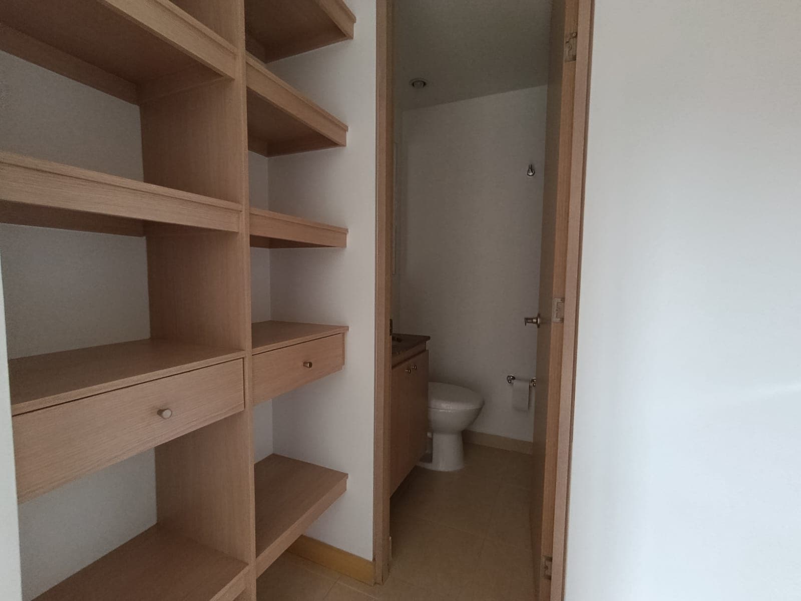 Apartamento en arriendo en Loma San José Sabaneta — foto 2 de 17
