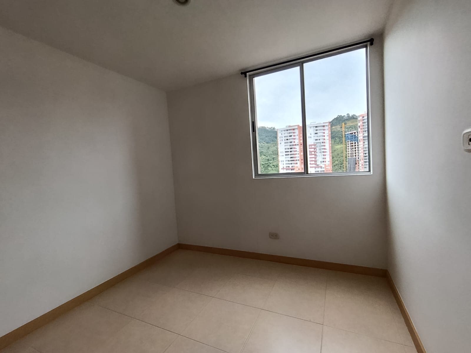 Apartamento en arriendo en Loma San José Sabaneta — foto 5 de 17
