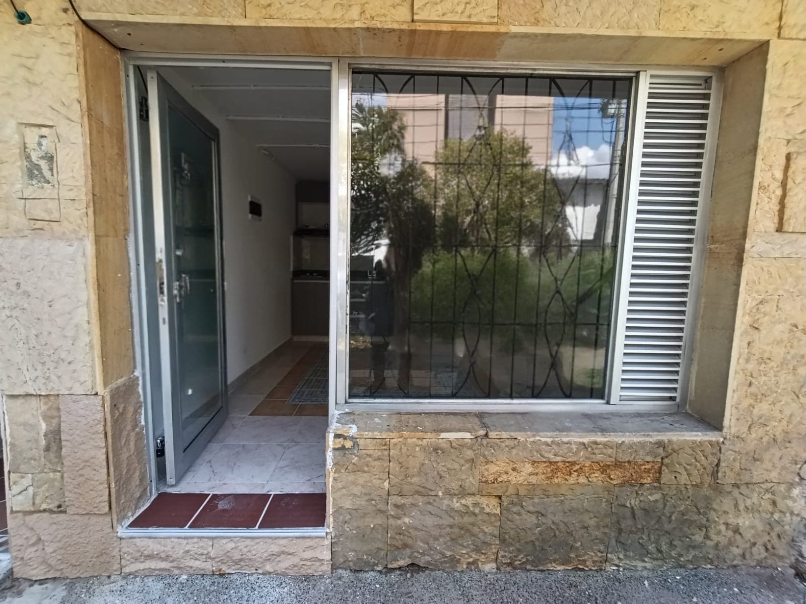 Local en arriendo en Rosales, Belen, Medellín — foto 1 de 14