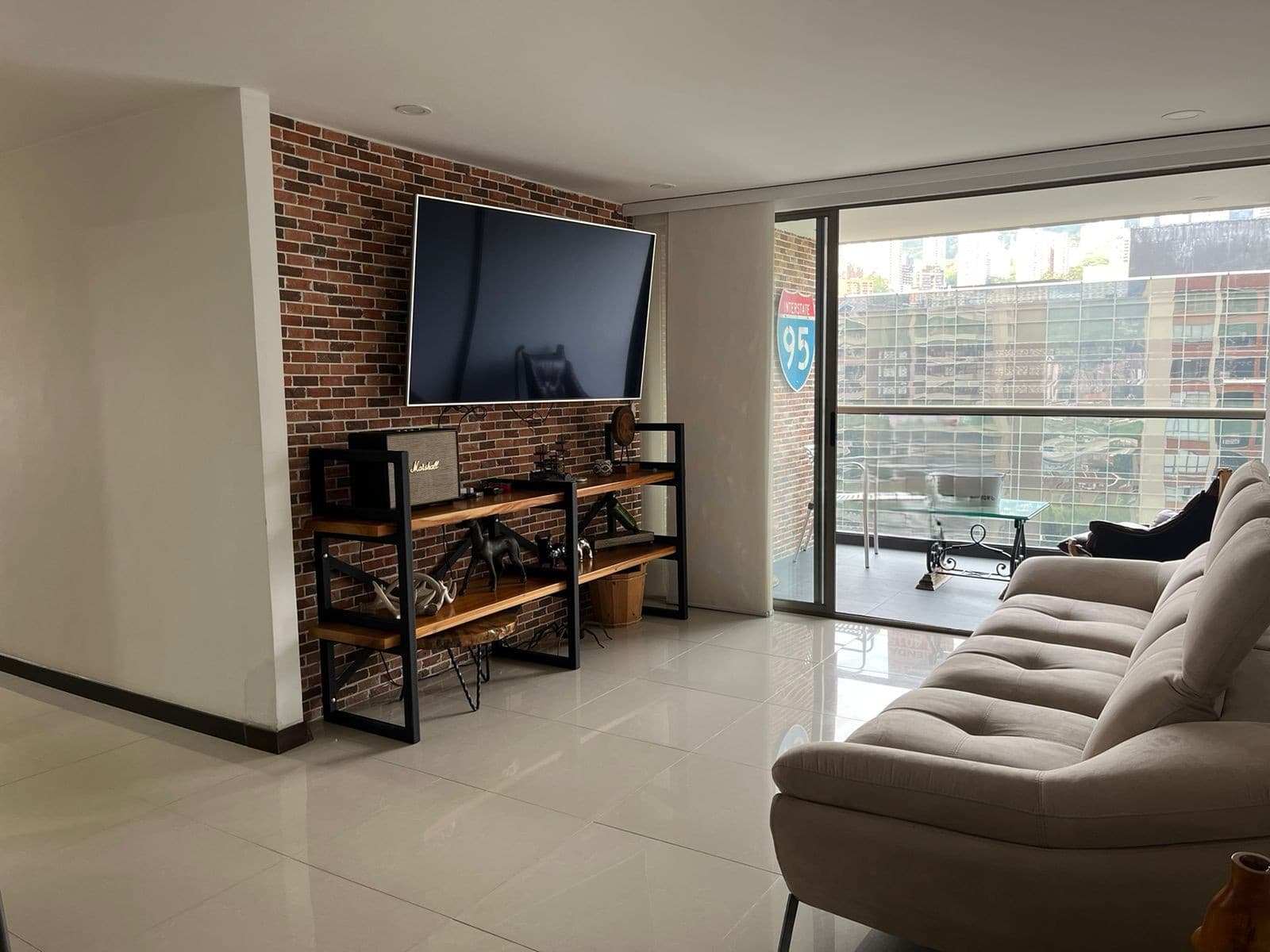 Apartamento en arriendo en Santa María de los Ángeles, El Poblado, Medellín — foto 1 de 6