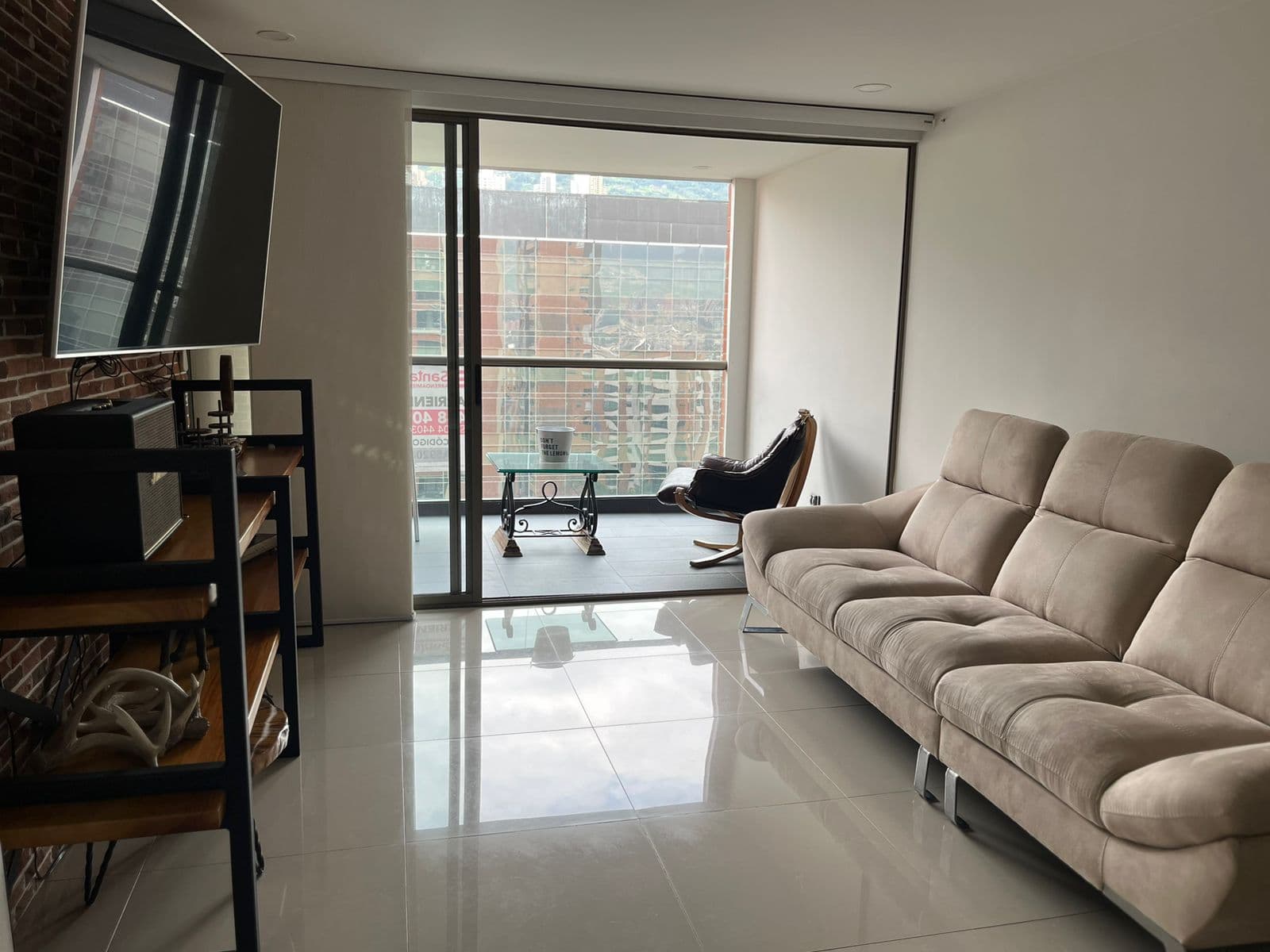 Apartamento en arriendo en Santa María de los Ángeles, El Poblado, Medellín — foto 2 de 6