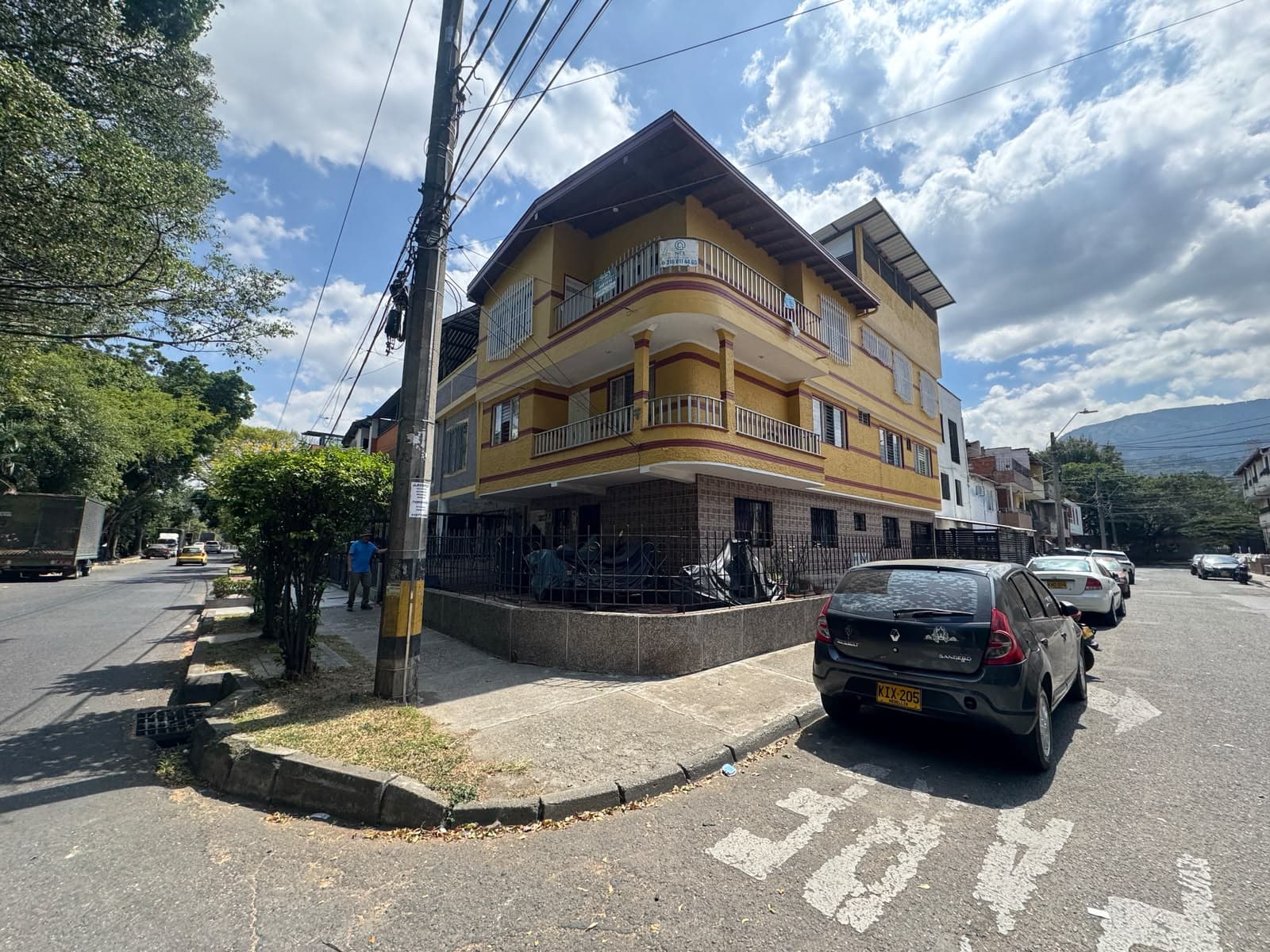 Casa Comercial en arriendo en Santa Fé, Guayabal, Medellín — foto 1 de 20
