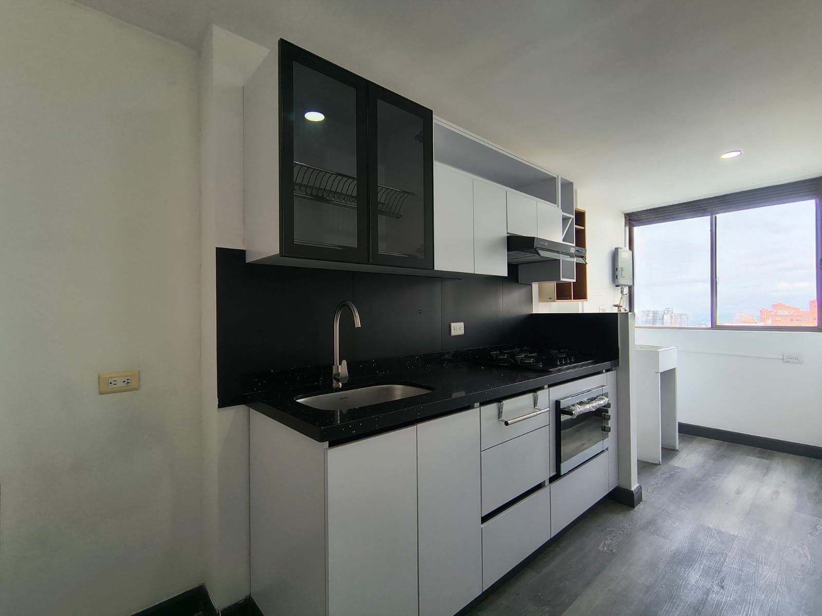 Apartamento en arriendo en San Lucas, El Poblado, Medellín — foto 4 de 13