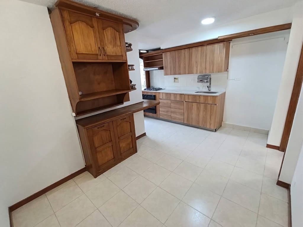 Apartamento en arriendo en Almería, La America, Medellín — foto 1 de 20