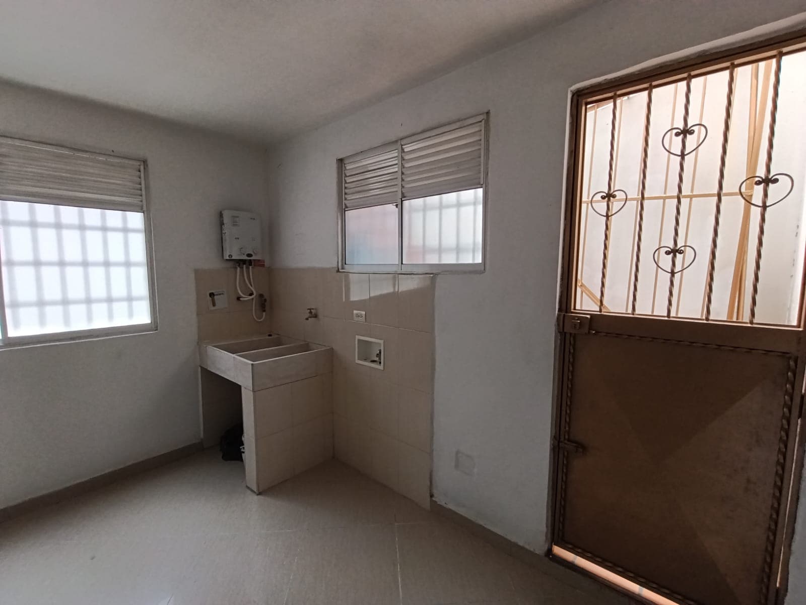 Apartamento en arriendo en Miravalle, Belen, Medellín — foto 3 de 20