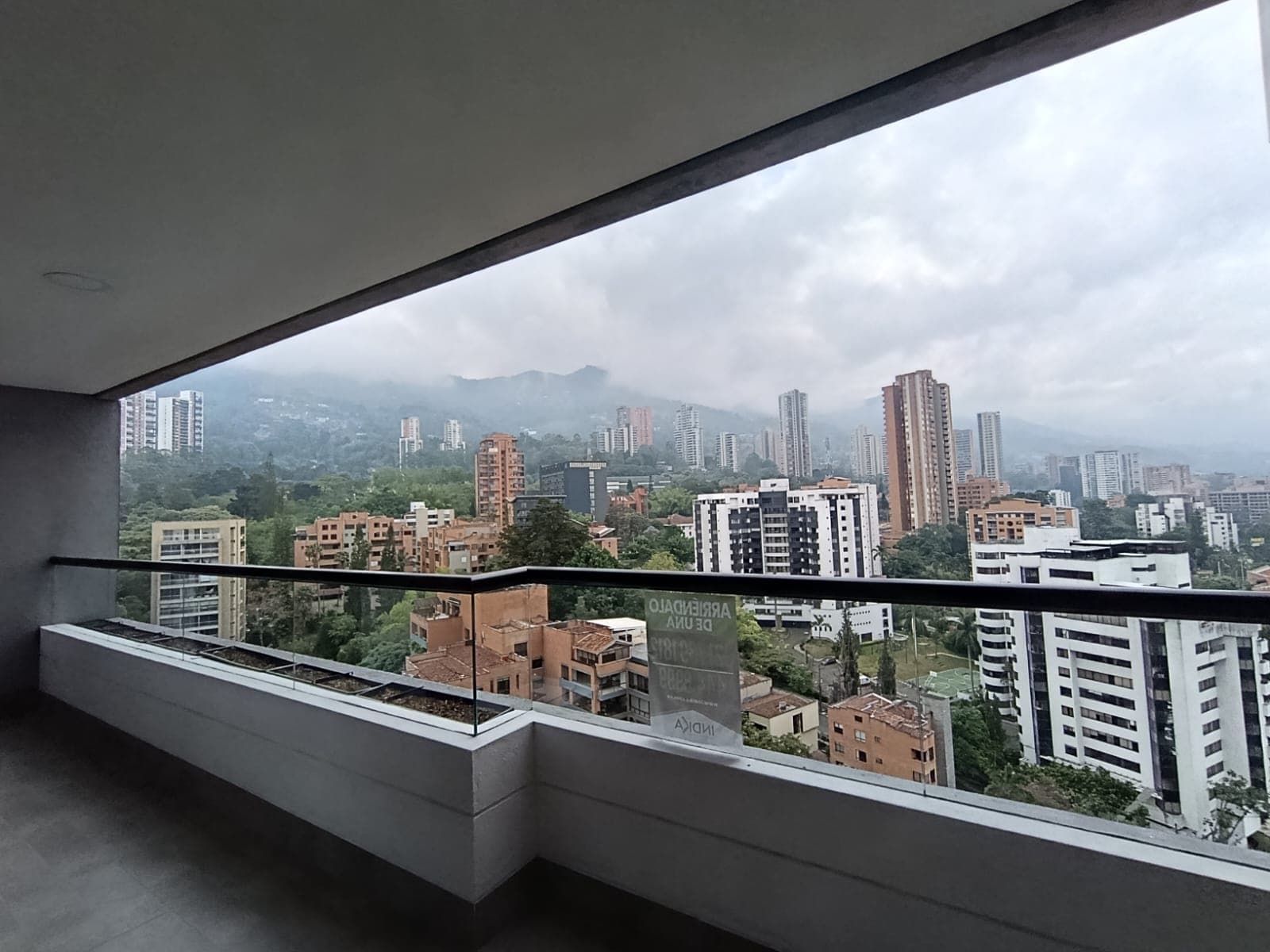 Apartamento en arriendo en Los Balsos, El Poblado, Medellín — foto 2 de 14