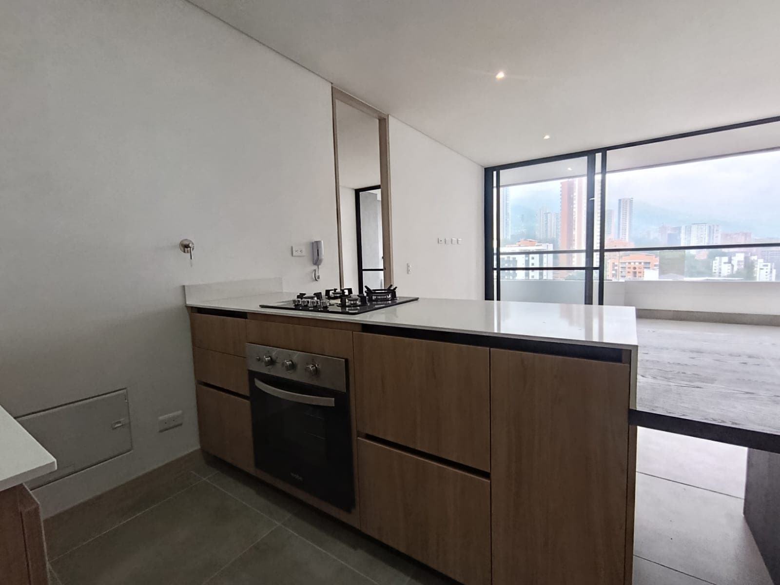 Apartamento en arriendo en Los Balsos, El Poblado, Medellín — foto 4 de 14