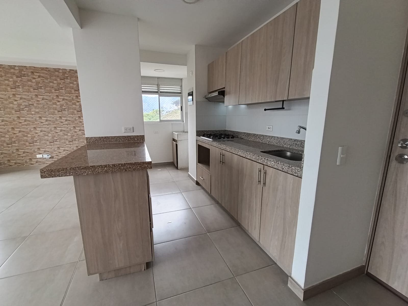 Apartamento en arriendo en Calasanz Parte Alta, La America, Medellín — foto 1 de 20