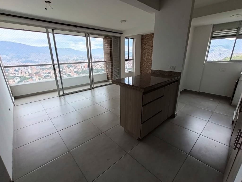 Apartamento en arriendo en Calasanz Parte Alta, La America, Medellín — foto 3 de 20