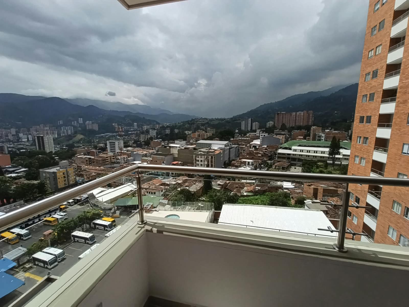 Apartamento en arriendo en Ditaires, Itagui — foto 1 de 15