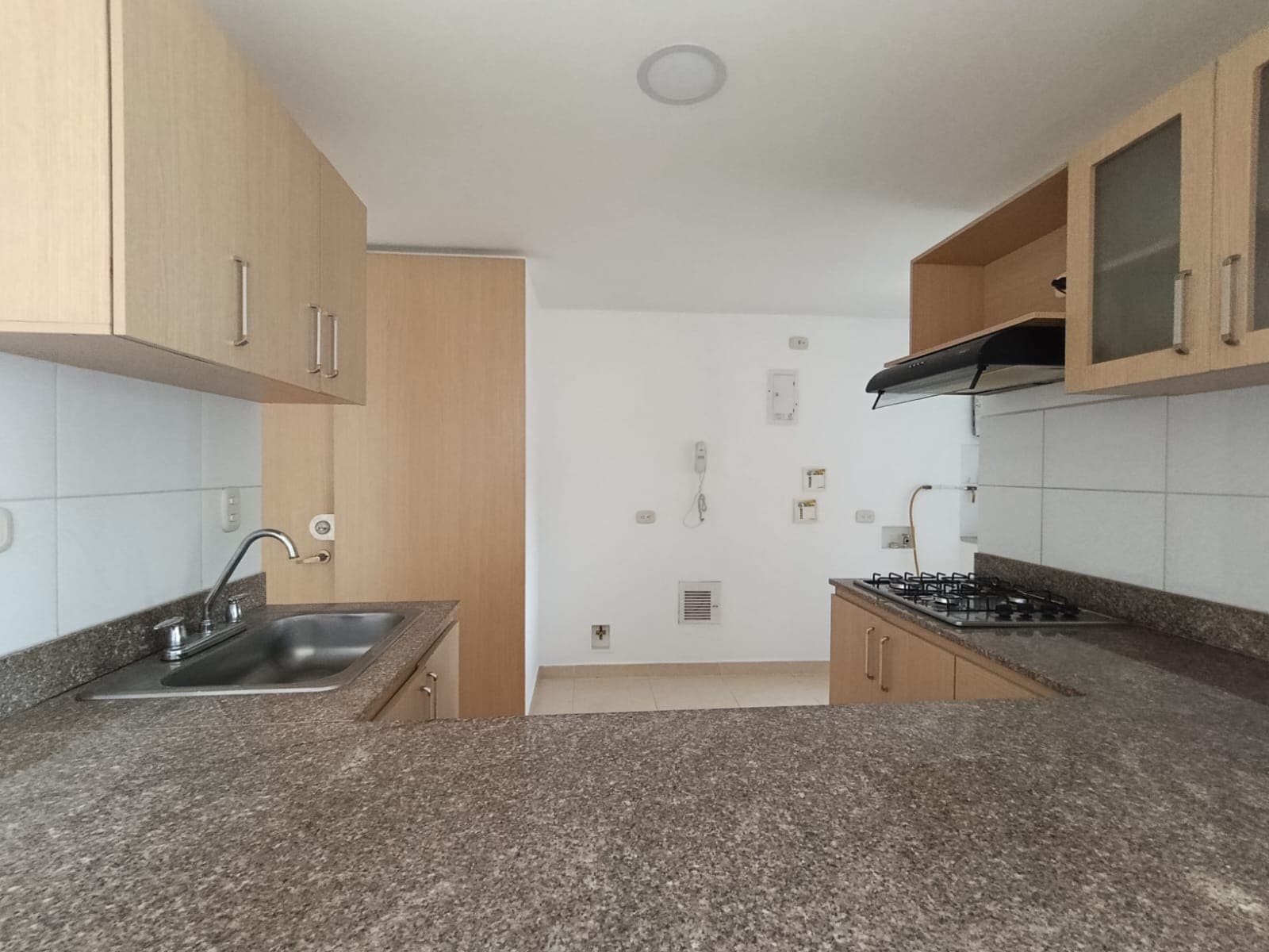 Apartamento en arriendo en Loma San José Sabaneta — foto 1 de 20