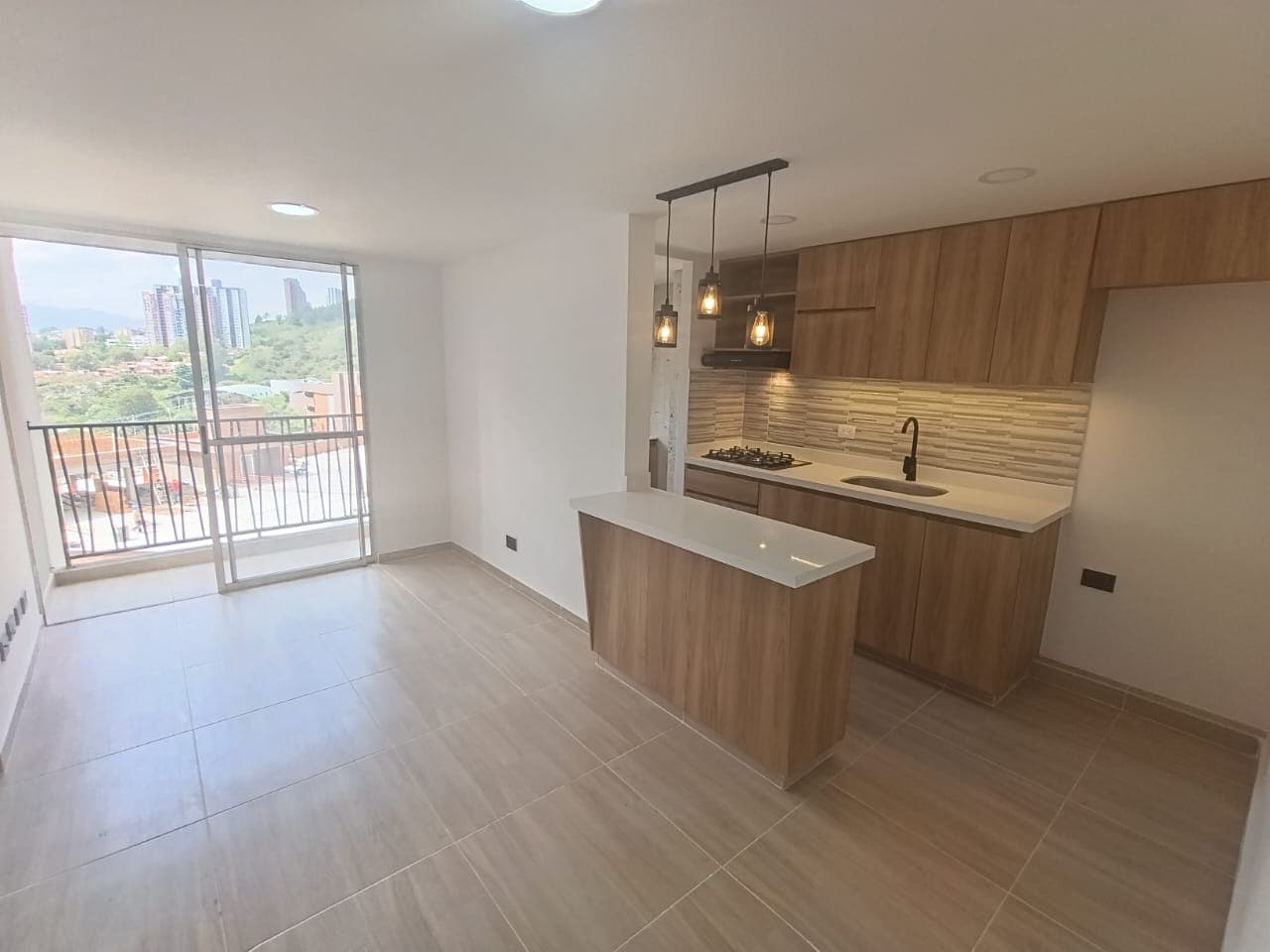 Apartamento en arriendo en Los Puertos, Bello — foto 1 de 15