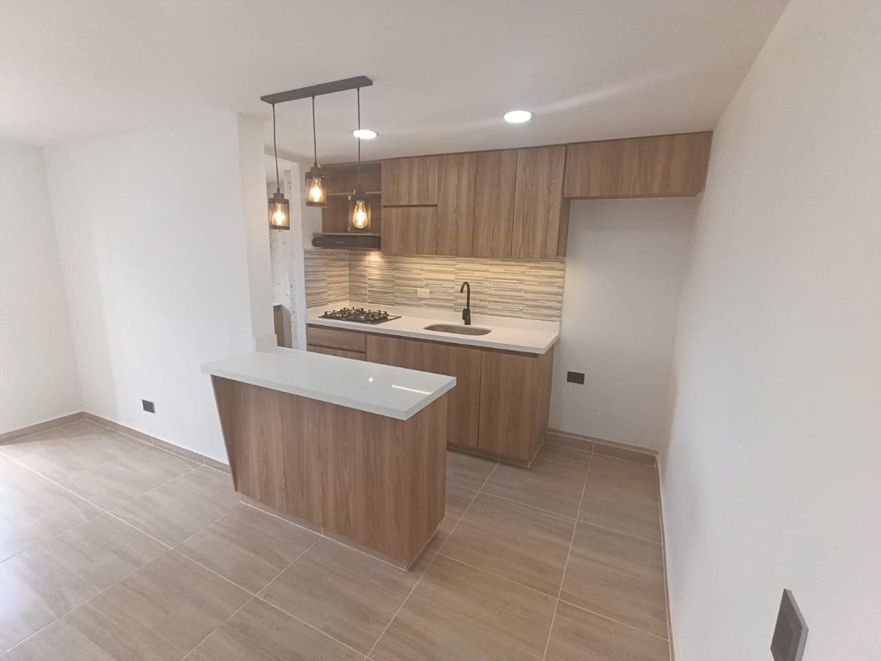 Apartamento en arriendo en Los Puertos, Bello — foto 3 de 15