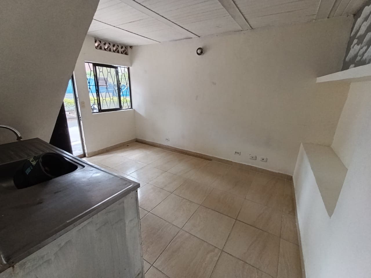 Apartaestudio en arriendo en Santa Ana Bello — foto 4 de 11