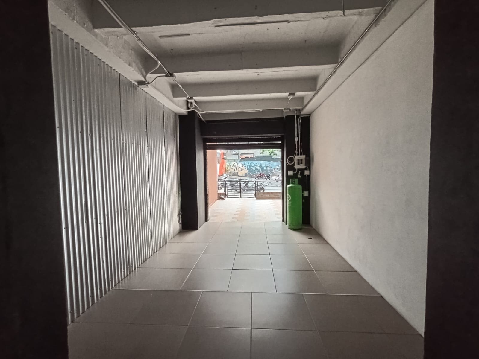 Local en arriendo en Aranjuez, Centro, Medellín — foto 1 de 11
