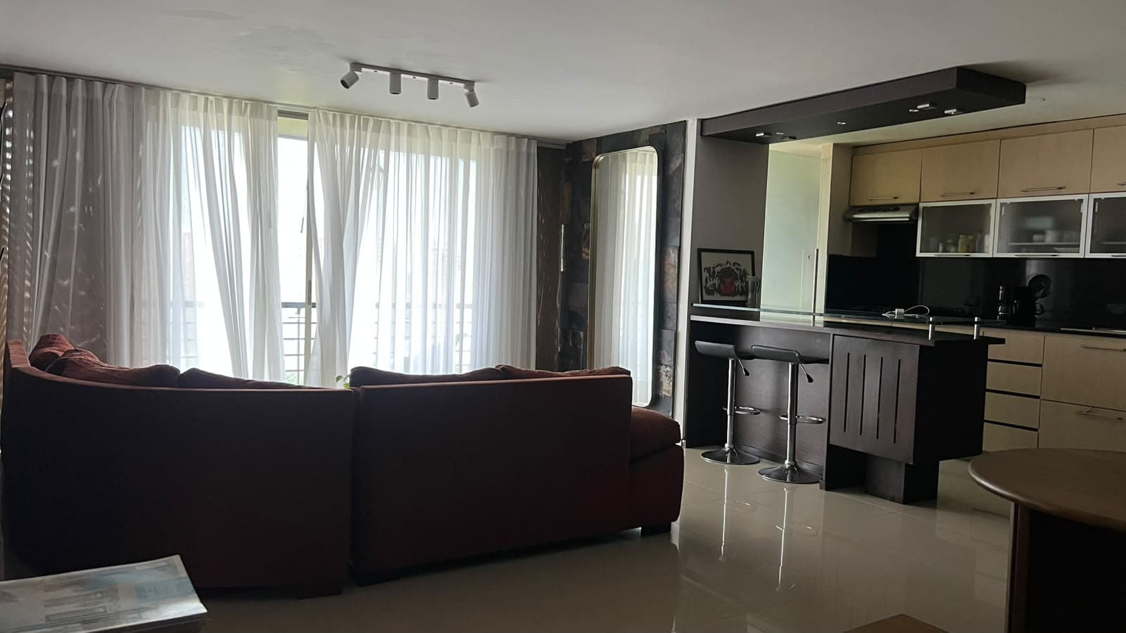 Apartamento en arriendo en Loma de San Julián, El Poblado, Medellín — foto 1 de 14