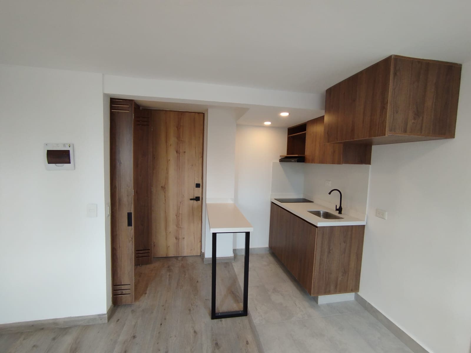 Apartaestudio en arriendo en Los Álamos, Engativa, Bogotá, D.C. — foto 3 de 16