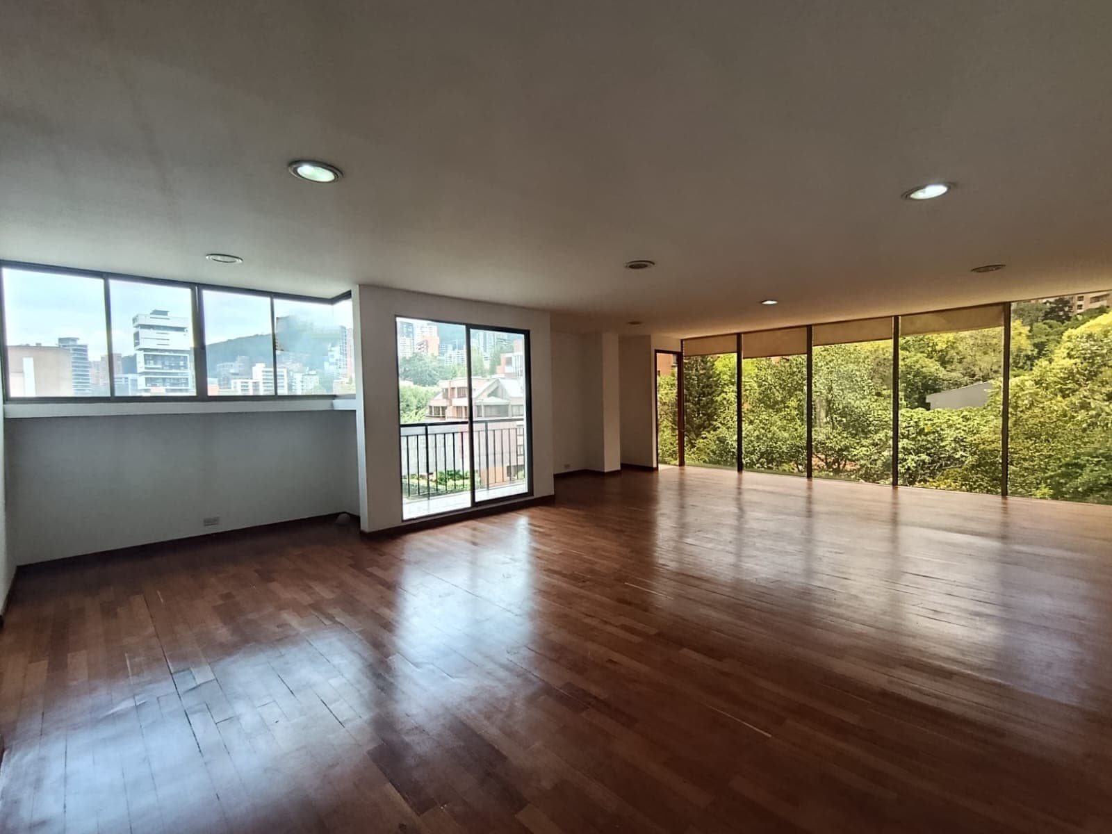 Oficina en arriendo en Las Lomas, El Poblado, Medellín — foto 1 de 14