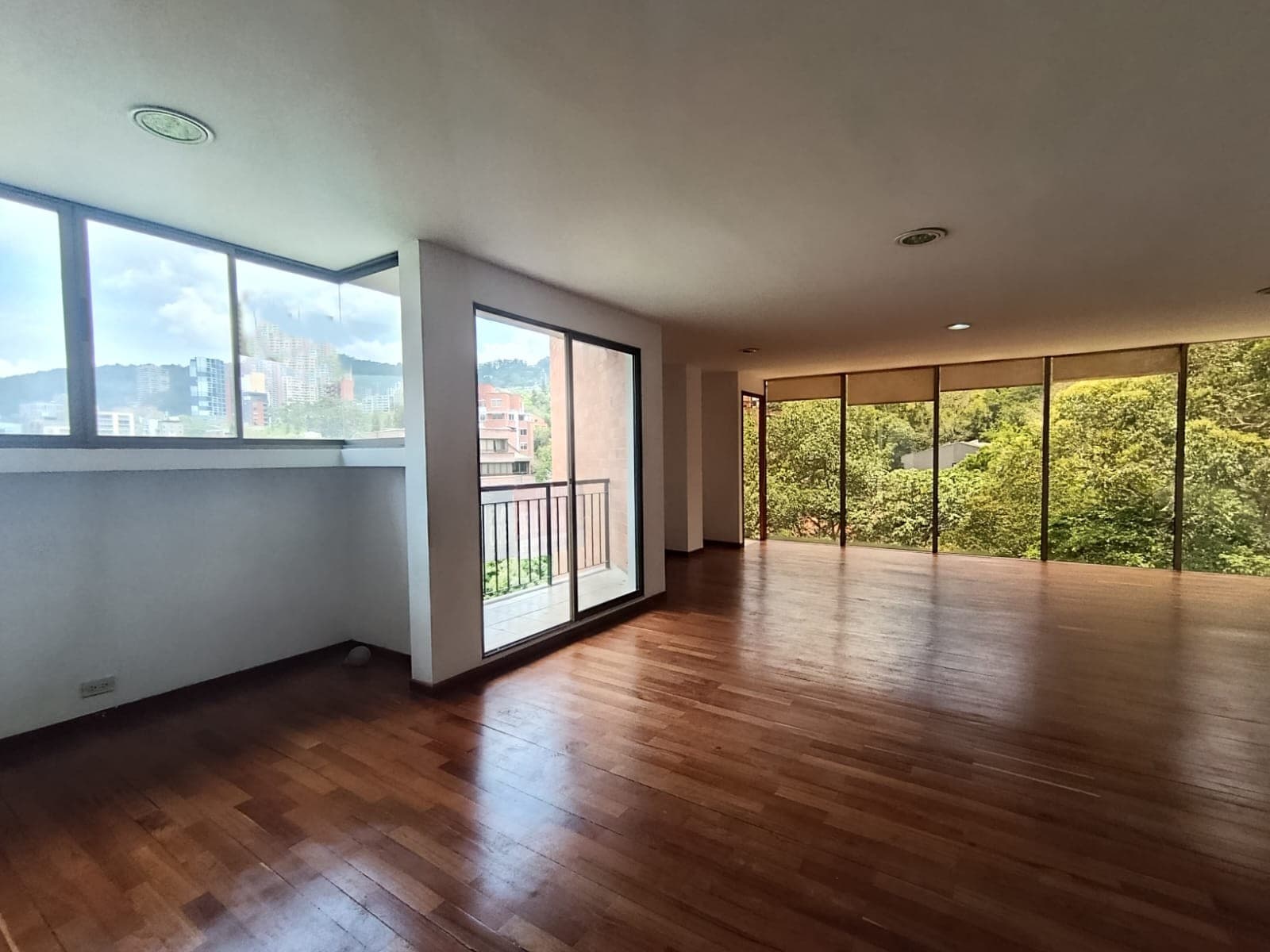 Oficina en arriendo en Las Lomas, El Poblado, Medellín — foto 2 de 14