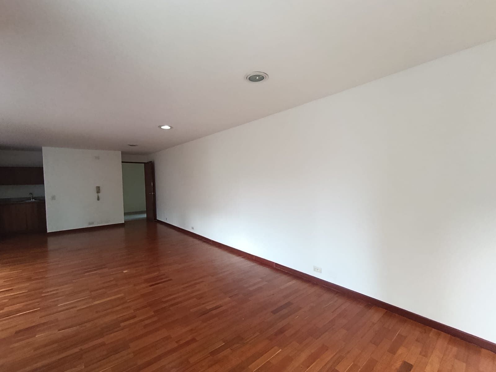Oficina en arriendo en Las Lomas, El Poblado, Medellín — foto 2 de 17
