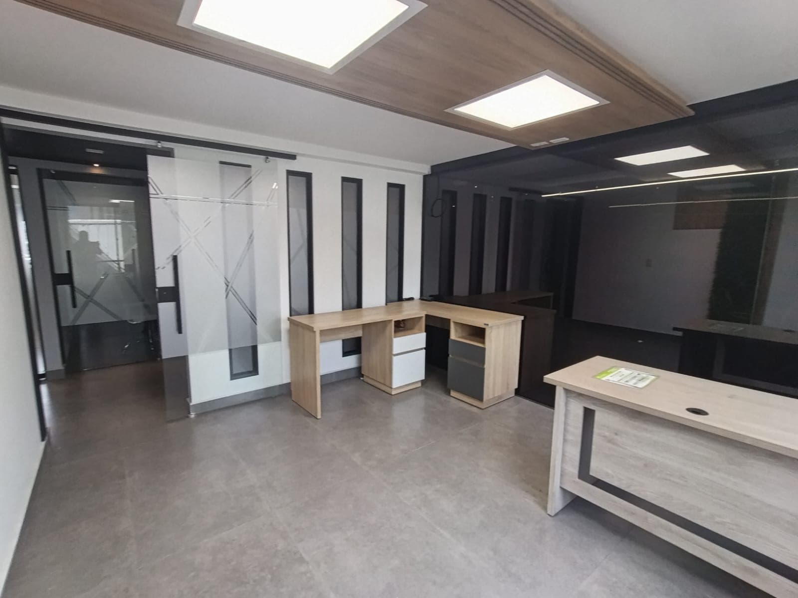 Oficina en arriendo en La Candelaria, Centro, Medellín — foto 1 de 14