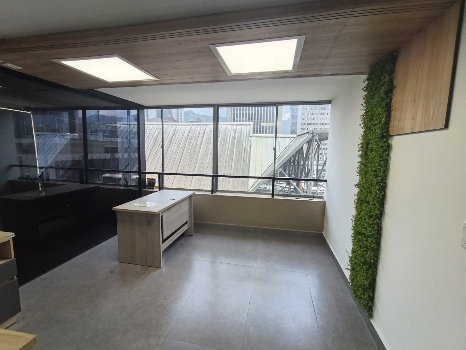 Oficina en arriendo en La Candelaria, Centro, Medellín — foto 2 de 14