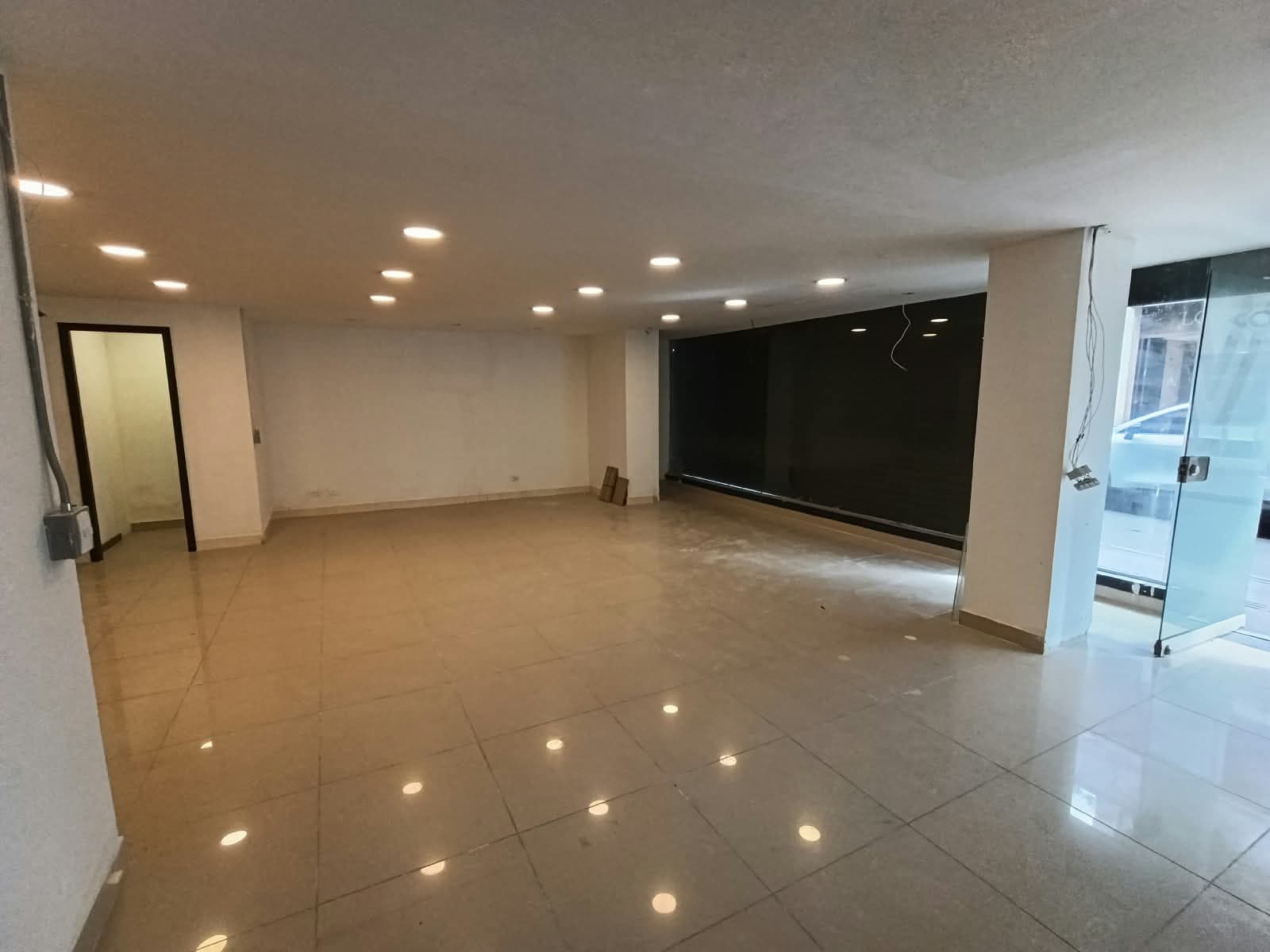 Local en arriendo en La Candelaria, Centro, Medellín — foto 1 de 8