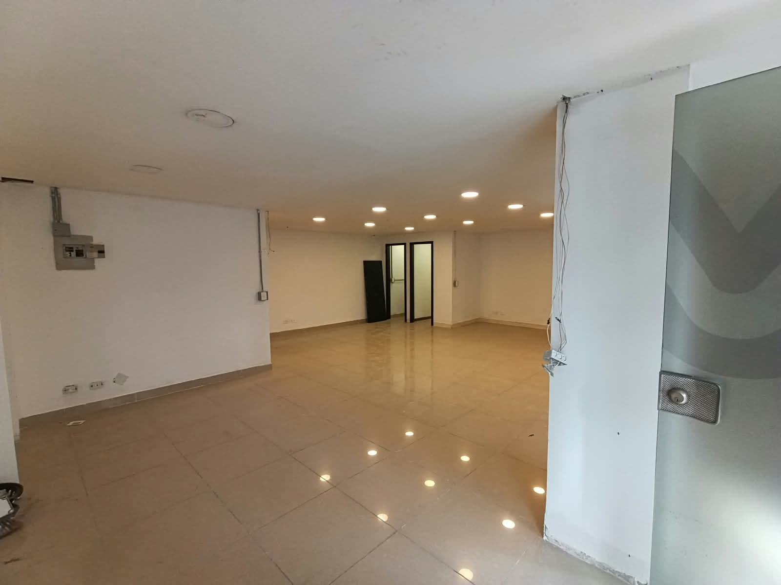 Local en arriendo en La Candelaria, Centro, Medellín — foto 2 de 8