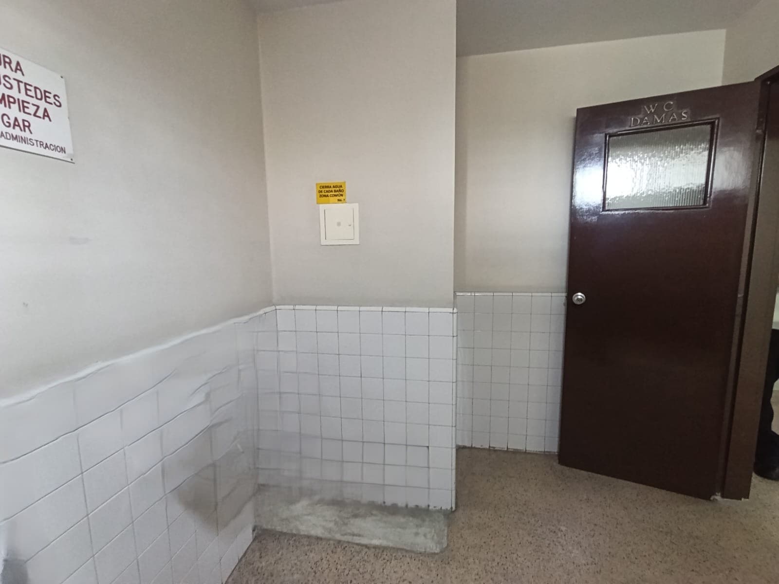 Local en arriendo en La Candelaria, Centro, Medellín — foto 3 de 6