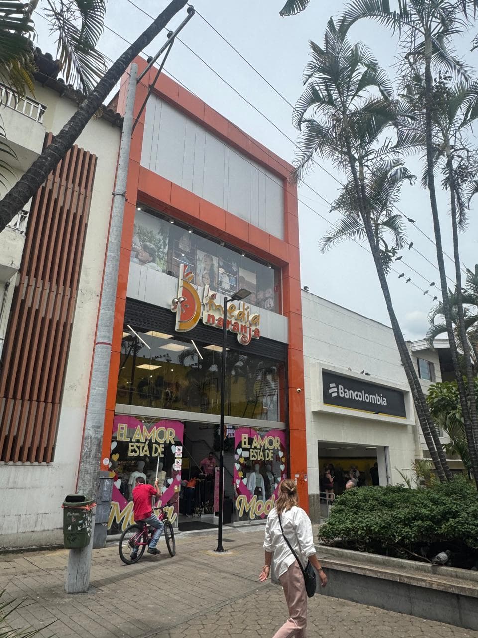 Local en arriendo en Parque de Envigado — foto 2 de 8