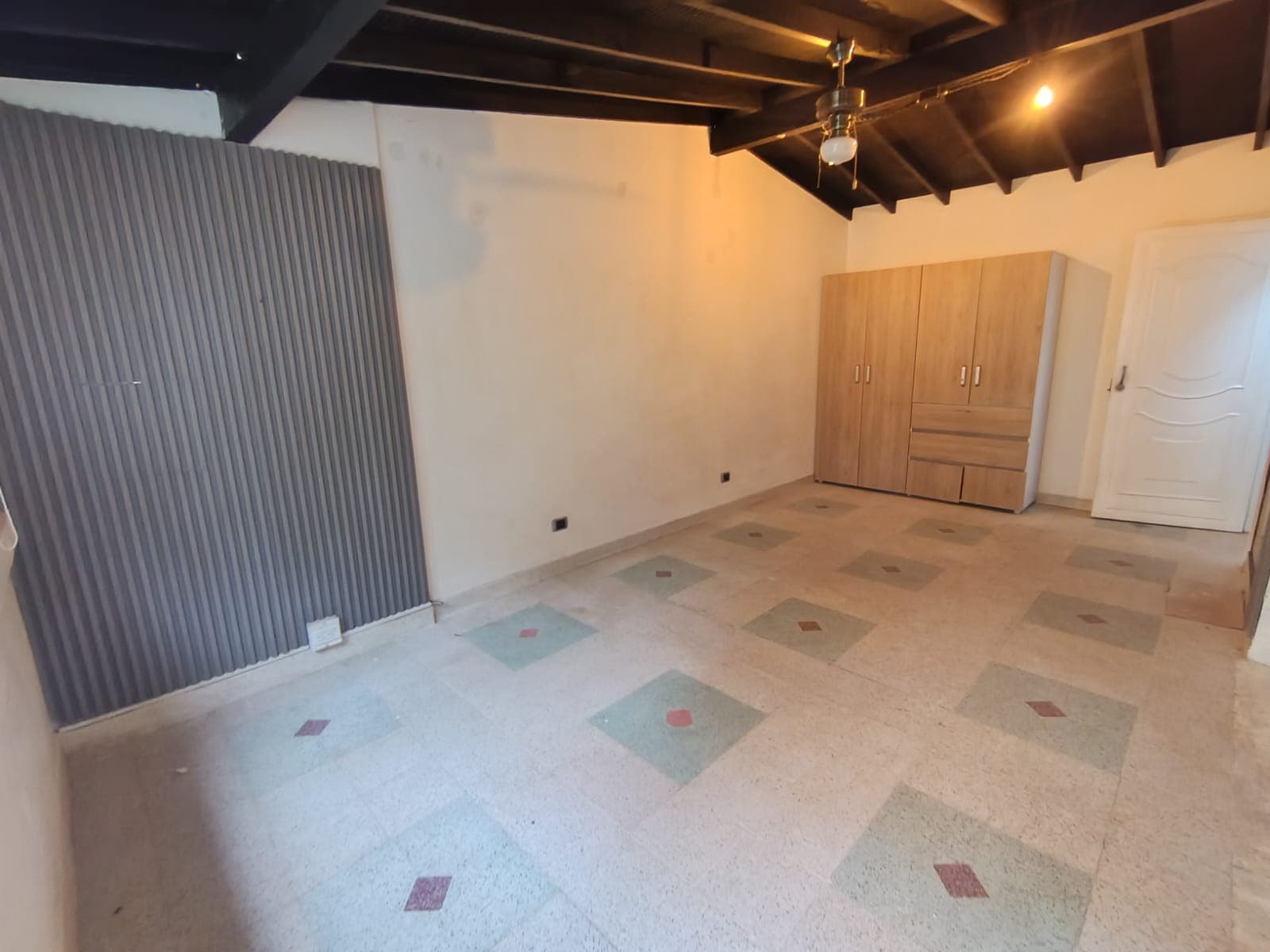 Apartaestudio en arriendo en La Castellana, Laureles, Medellín — foto 1 de 8