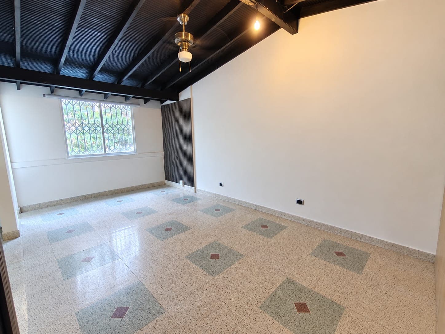 Apartaestudio en arriendo en La Castellana, Laureles, Medellín — foto 2 de 8