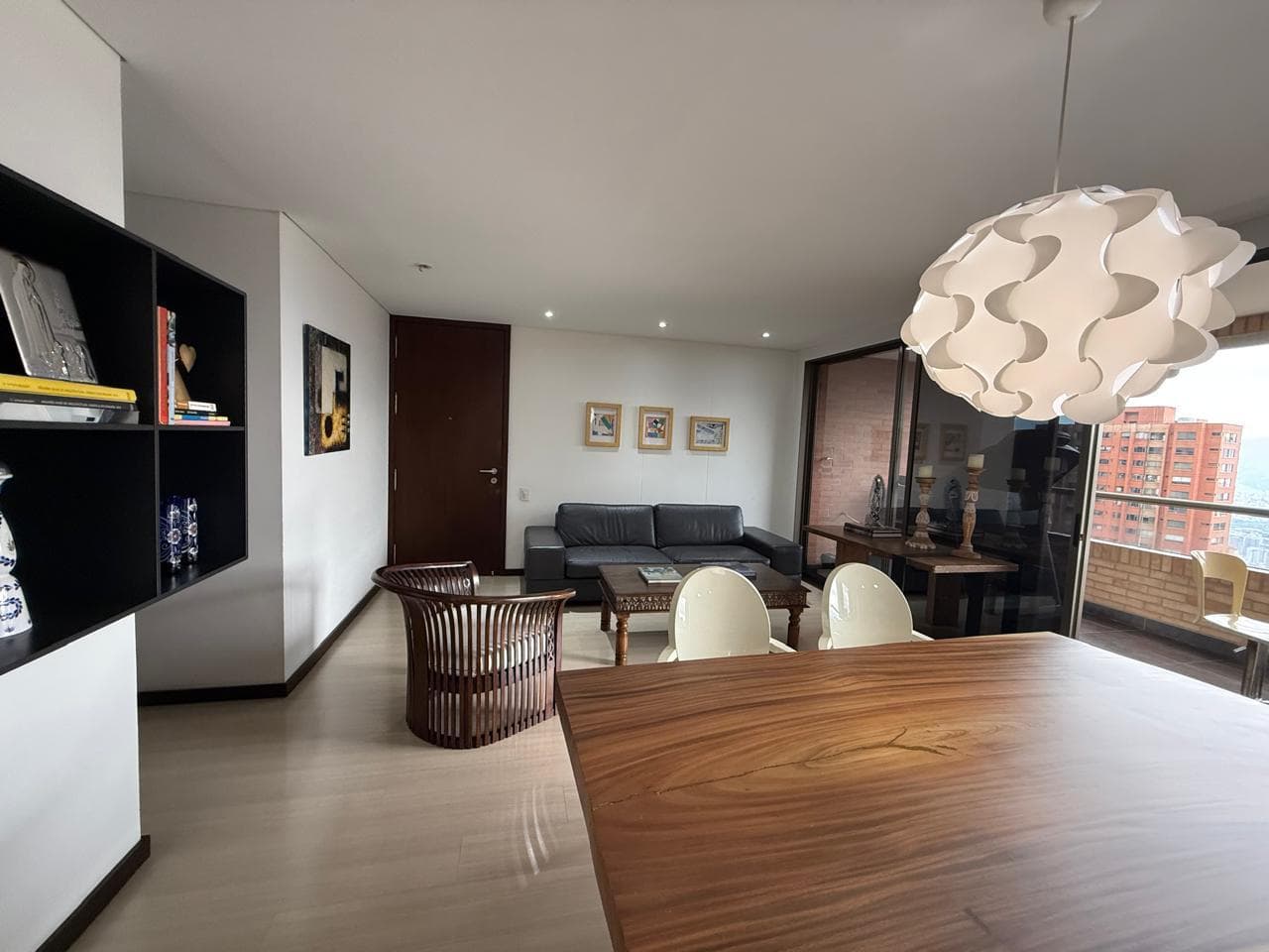 Apartamento en arriendo en La Calera, El Poblado, Medellín — foto 2 de 14