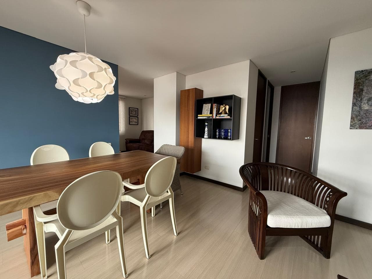 Apartamento en arriendo en La Calera, El Poblado, Medellín — foto 5 de 14