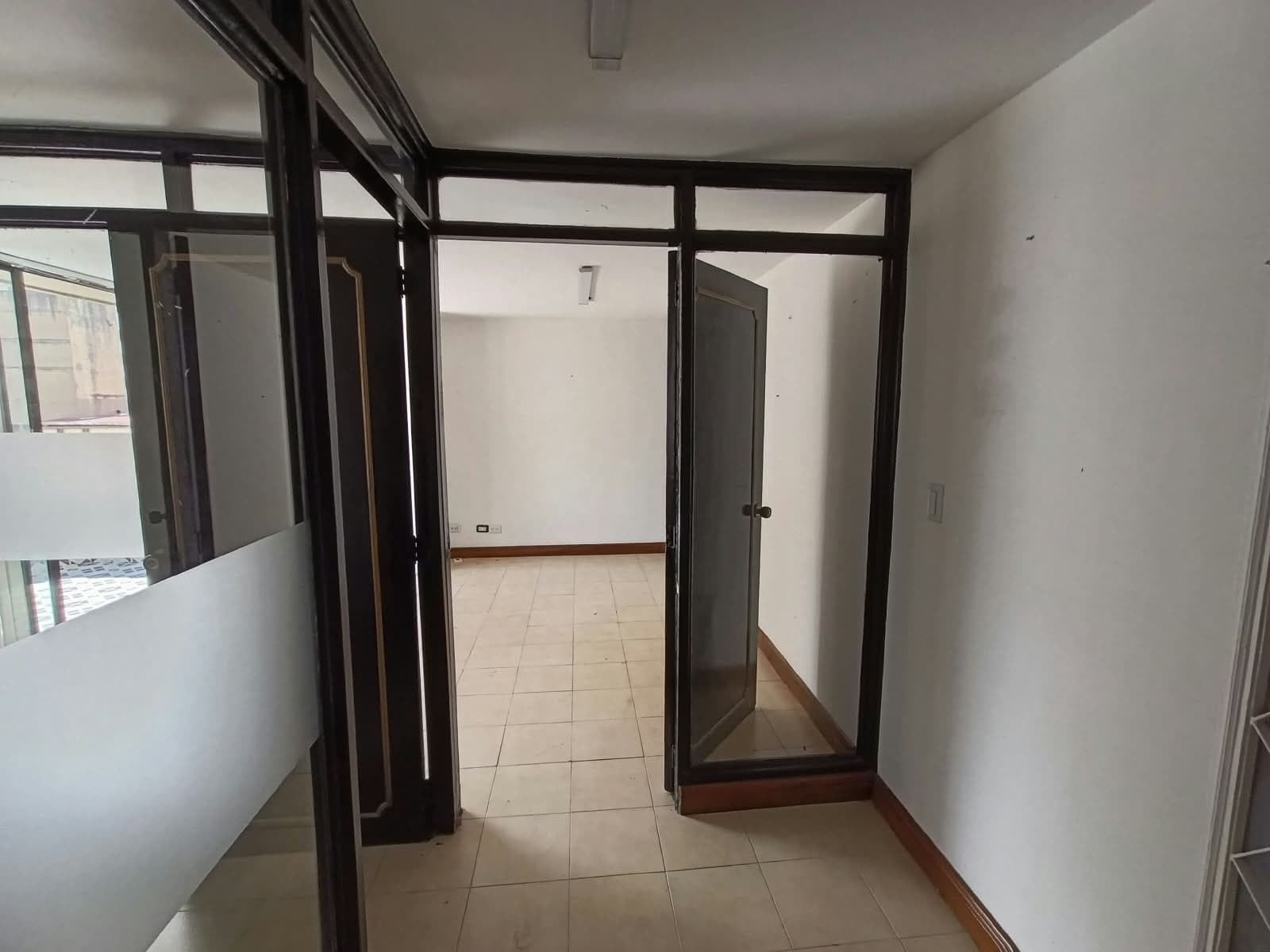 Oficina en arriendo en La Candelaria, Centro, Medellín — foto 4 de 10