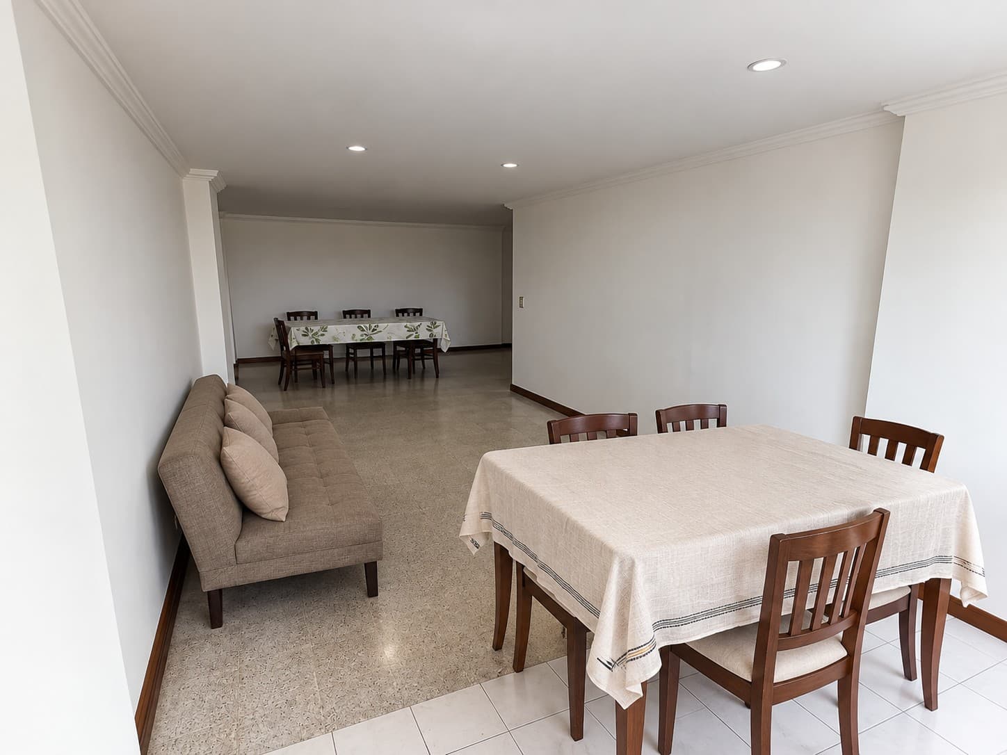 Apartamento en arriendo en Suramericana, Laureles, Medellín — foto 1 de 17